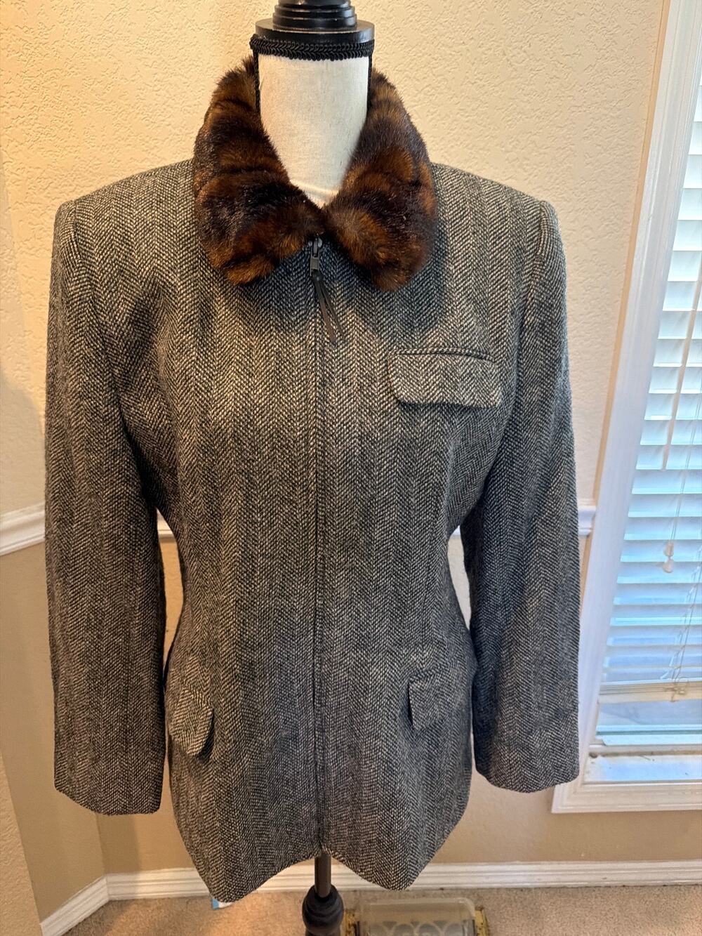 ⭐️ Women’s Lauren Ralph Lauren Wool/Silk Tweed Jacket Faux Fur Collar Size 10
